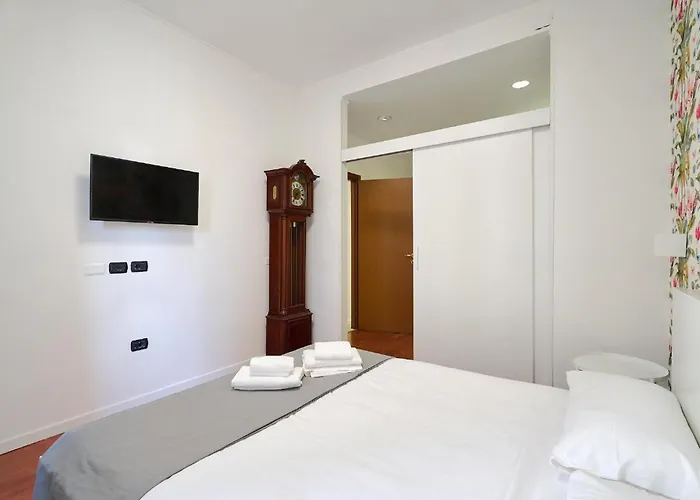Stayeasy Filzi41 - 2 Bedrooms 2 Baths - Station